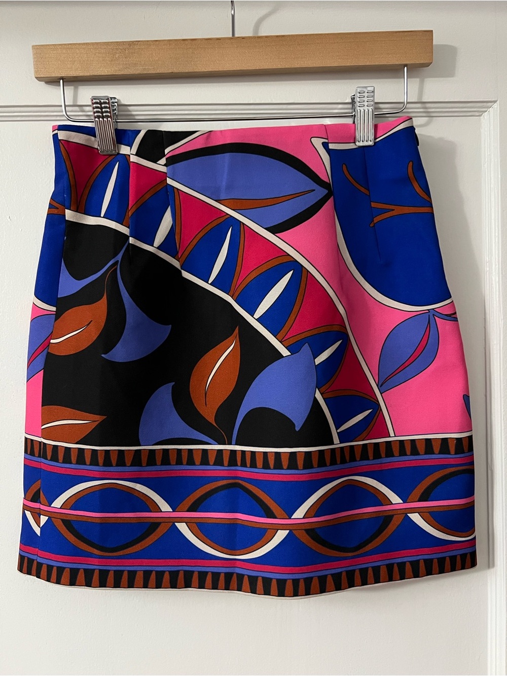 Zara Bold Graphic Leaf Summer must have Mini Skirt - Pink, Blue & Black